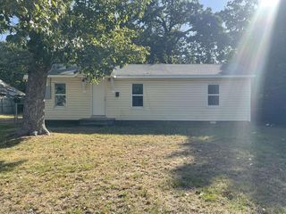 1400 N  Vinita Ave, Tahlequah, OK 74464