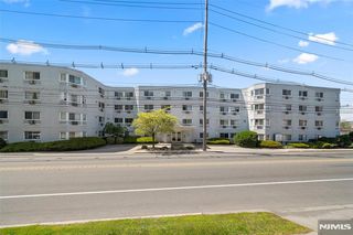 333 Grand Ave #2N, Palisades Park, NJ 07650