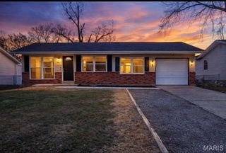 35 Jamestown Dr, Saint Peters, MO 63376
