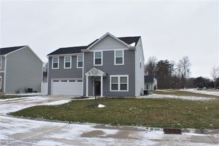 220 Emily Dr, Madison, OH 44057