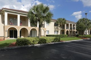 2436 Centergate Dr #2343402, Hollywood, FL 33025
