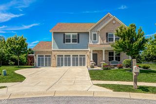 882 Oaklawn Dr, Westfield, IN 46074