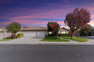2449 Megan Ave, Clovis, CA 93611