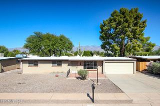 8111 E  Helen St, Tucson, AZ 85715