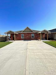 1411 SW Bishop Rd, Lawton, OK 73501