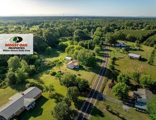 499 Island Creek Rd, Cowpens, SC 29330