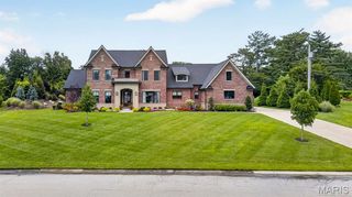 3032 Fallbrook Dr, Saint Louis, MO 63131