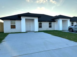 324 Uva Ln #B, Brownsville, TX 78521