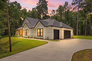 115 Llano Ct, New Waverly, TX 77358