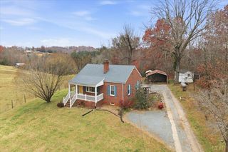 314 Dogwood Ln, Hurt, VA 24563