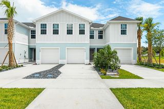 106 Savannah Lakes Blvd, Fort Pierce, FL 34982