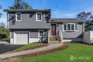 1 Salisbury Ave, Middletown, NJ 07748