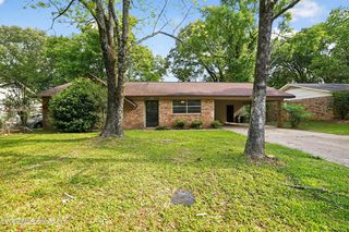 148 York Dr, Jackson, MS 39209