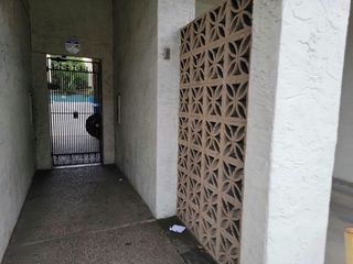 5871 Mission St #7, San Francisco, CA 94112