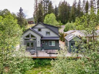 232 Edgewater Drive, Carson, WA 98610