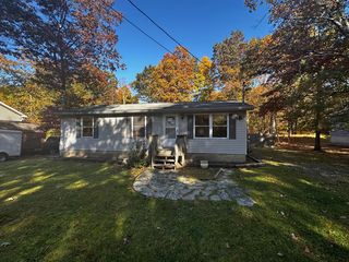949 Mohican Rd, East Stroudsburg, PA 18302