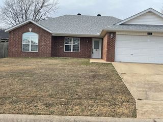 511 N  Brookfield Dr, Centerton, AR 72719