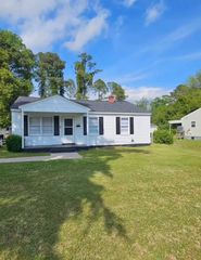 2108 Opal St, New Bern, NC 28560