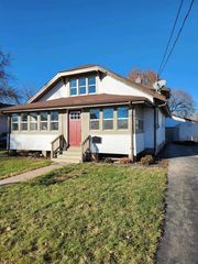 728 2nd St, Menasha, WI 54952