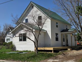 120 Center St, Six Lakes, MI 48886