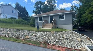 555 51st St, Altoona, PA 16602