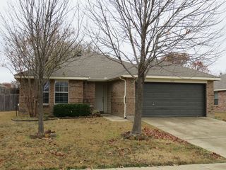 3717 Beatriz Dr, Denton, TX 76207