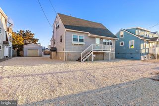 213 W  13th St, Ship Bottom, NJ 08008