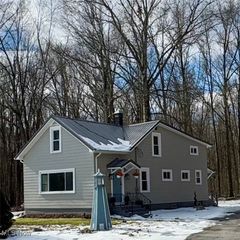 17257 Strock St, Lake Milton, OH 44429