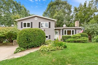 669 Terry Rd, Glendale Heights, IL 60139