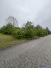 4 Jennifer Ln, Boaz, AL 35957