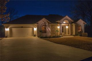 32 Attleborough Ln, Bella Vista, AR 72714