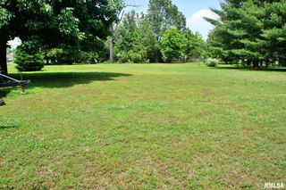 Dorris Dr, Metropolis, IL 62960