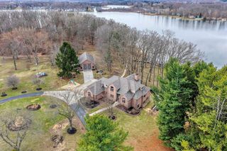 1725 Hemlock Rd, Quincy, MI 49082
