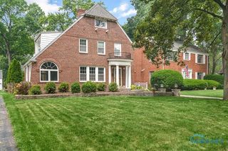 2447 Middlesex Dr, Toledo, OH 43606