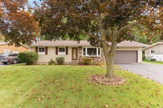 2923 Douglas Dr, Bay City, MI 48706
