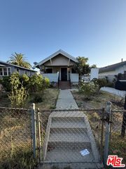 913 W  77th St, Los Angeles, CA 90044