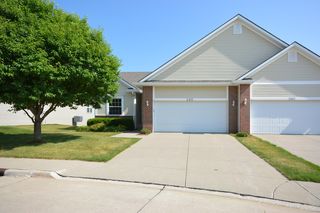 2415 Lakeside Dr, Ames, IA 50010