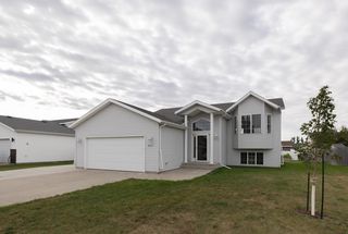 1017 Westport Pkwy, West Fargo, ND 58078