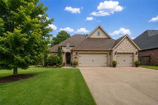 907 SW Glen Arbor Ave, Bentonville, AR 72713