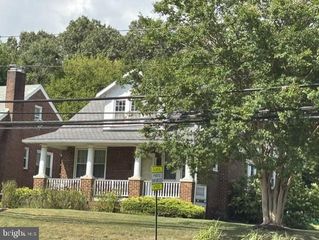 4224 E  West Hwy, Hyattsville, MD 20782