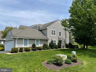 172 Hawthorne Ct, Wyomissing, PA 19610
