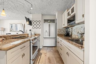 2442 Kuhio Ave #1101, Honolulu, HI 96815