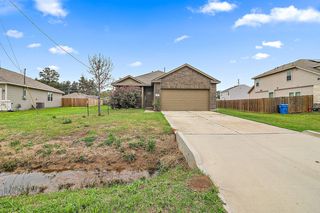 14 County Road 5102F, Cleveland, TX 77327