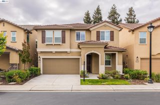 60 Molveno Dr, Stockton, CA 95209