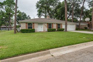 225 Glenn Dr, Hurst, TX 76053