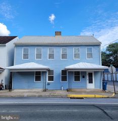 27 S  York St, Etters, PA 17319