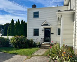 464 Oldfield Rd #1, Fairfield, CT 06824