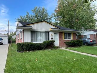 1177 Connie Ave, Madison Heights, MI 48071