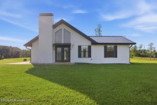 8165 Silver Dr, Tylertown, MS 39667