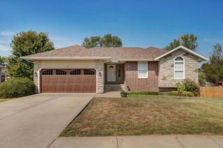 987 S Hedge Drive, Nixa, MO 65714